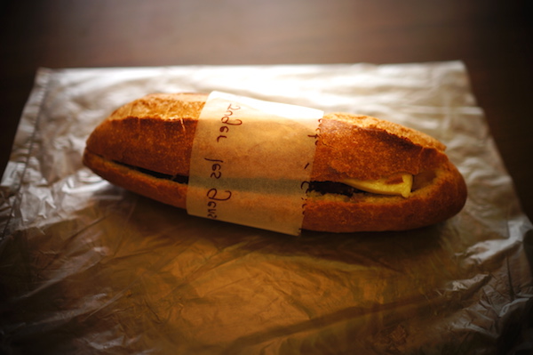 餡子とバターのフランスパン